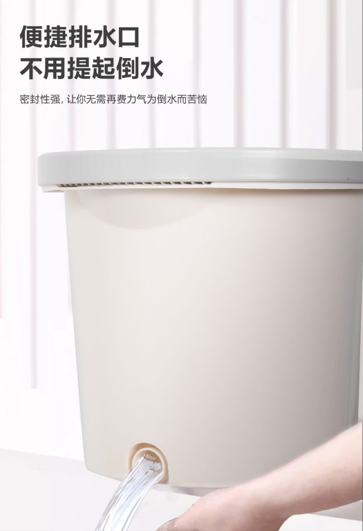 Water draining from the Aodi Q12 bucket outlet